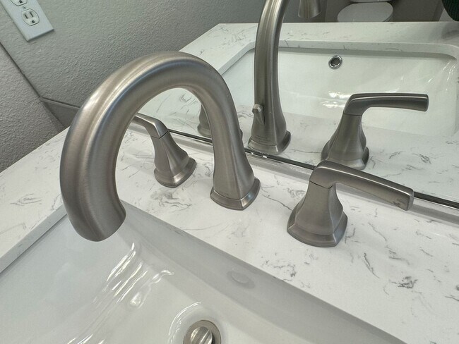 Building Photo - Newly Remolded Open Floor Plan One-Story 3 bedrooms & 2 Baths Home