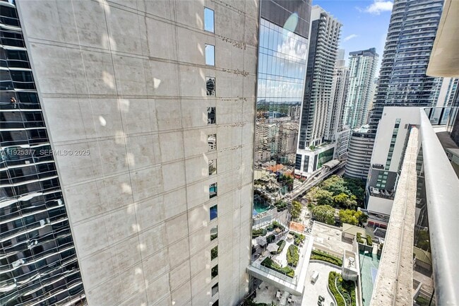 Building Photo - 801 S Miami Ave