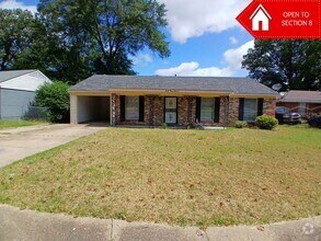 Building Photo - Discover this move-in ready 3-bedroom, 1.5...