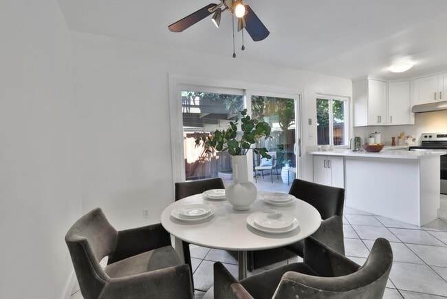 Building Photo - 5388 Fig Grove Ct
