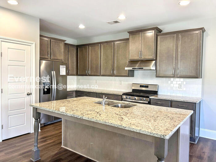 Building Photo - 1763 Stone Hedge Dr