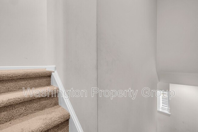 Building Photo - 4013 Singerville Ct