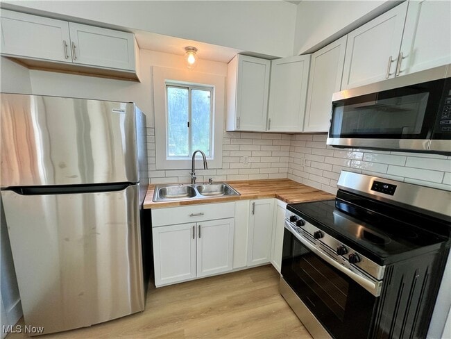 Building Photo - 117 W 29th St