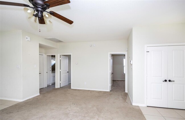 Building Photo - 119 Golfview Ct