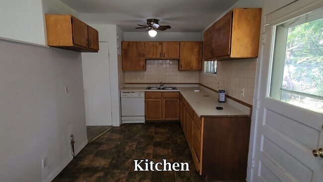 Building Photo - 4003 Latham St