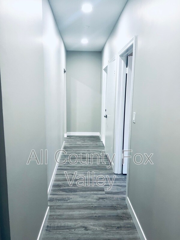 Building Photo - 552 Orange St