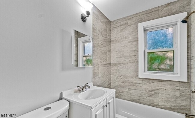 Building Photo - 6 Armstrong St