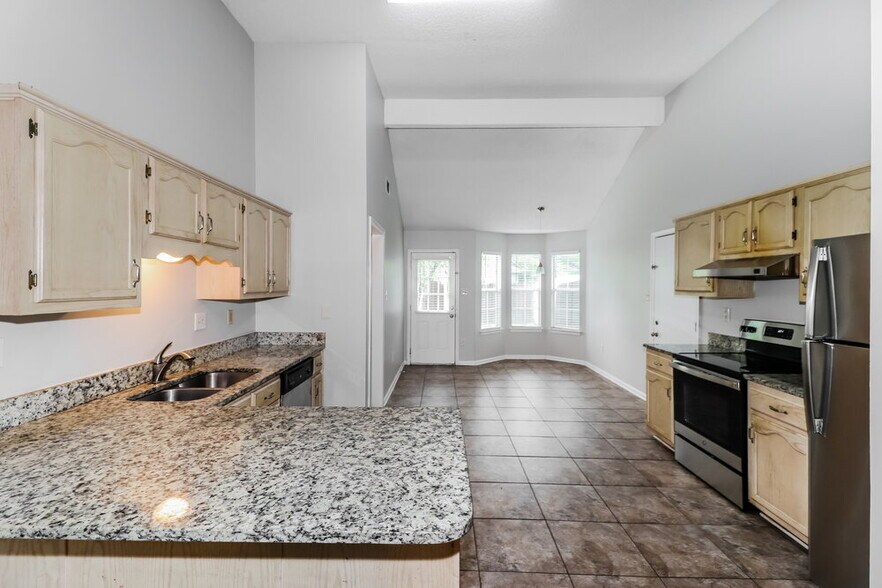 Building Photo - 7054 Brady Hill Dr