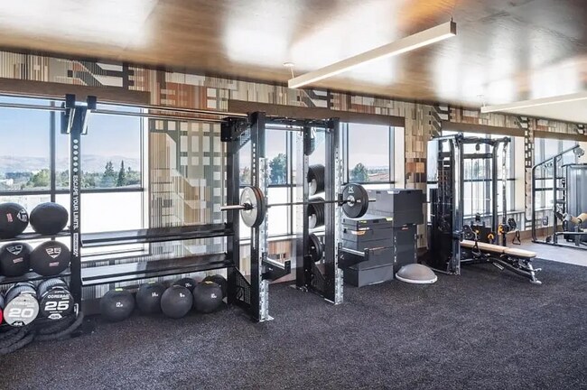 Building Photo - 401 Willow Ave