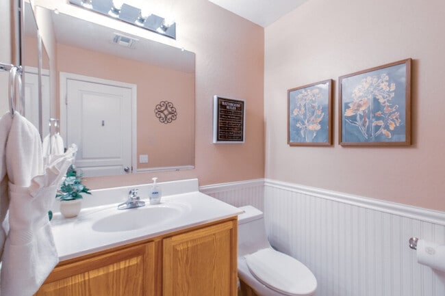 Building Photo - 1550 N Desert Willow St