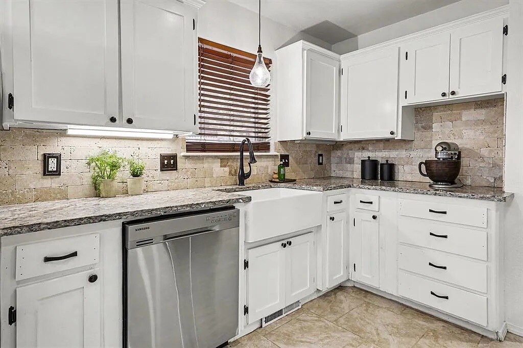 Building Photo - 1316 Mockingbird Ln