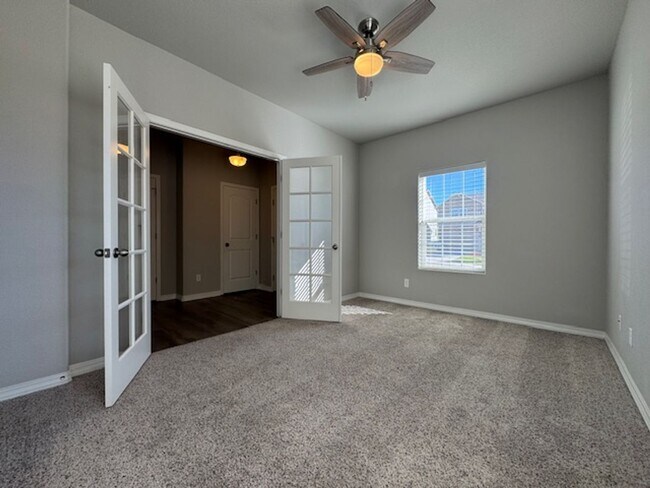 Building Photo - Nearly New 3-Bedroom Home in Beautiful Mon...
