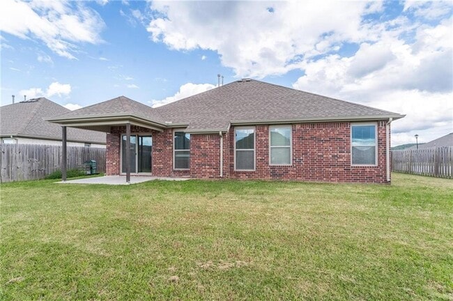 Building Photo - 4511 W Wales Dr