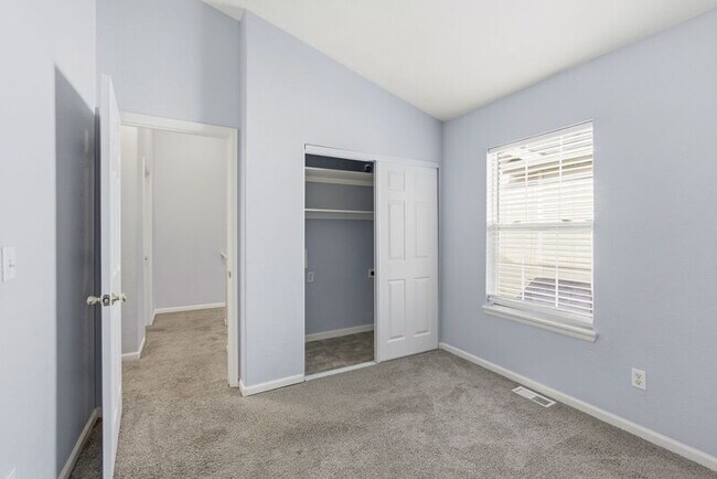 Building Photo - 17281 E Ford Dr