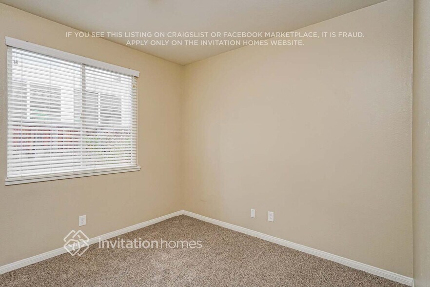 Building Photo - 45916 Via La Colorada