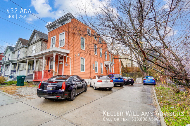 Building Photo - Spacious 5 BR house with amazing parking