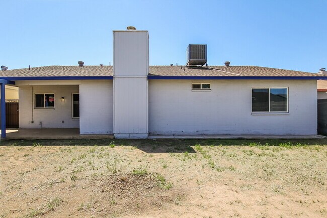 Building Photo - 1518 E Carter Rd