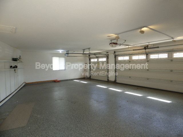 Building Photo - 521 Vicki Pl