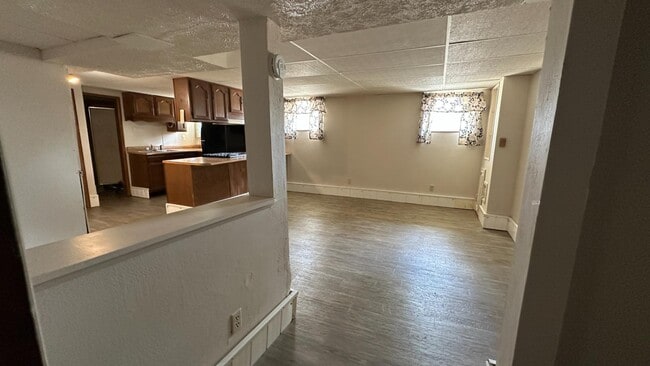 Building Photo - 305 N Bloomington St