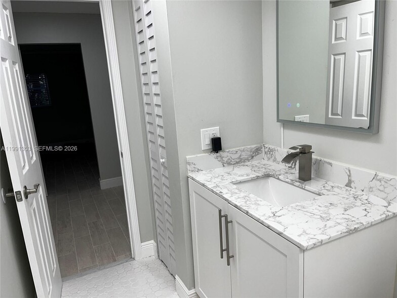 Building Photo - 210 NW 87th Ave