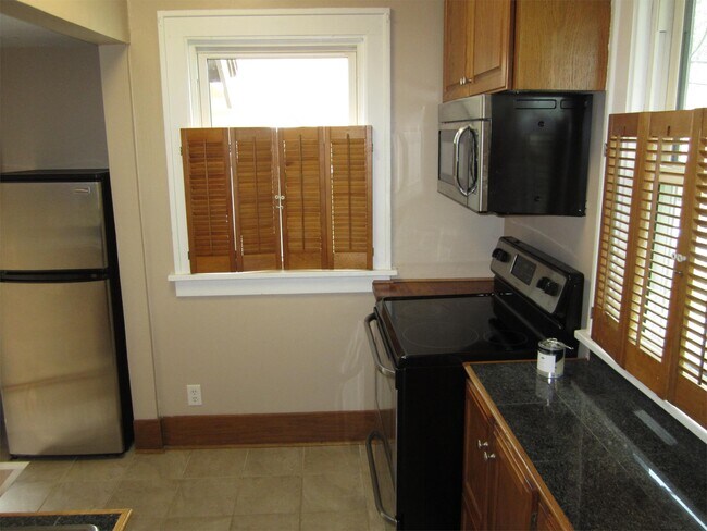 Building Photo - 2537 N 48th Ave