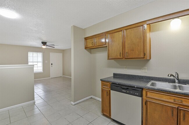 Building Photo - 4512 Avenue L