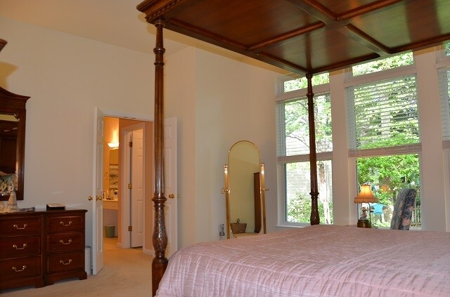 Building Photo - 2003 Izard Ct