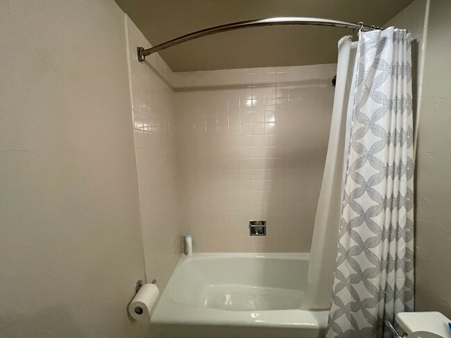 Building Photo - Location is as Good as it Gets!