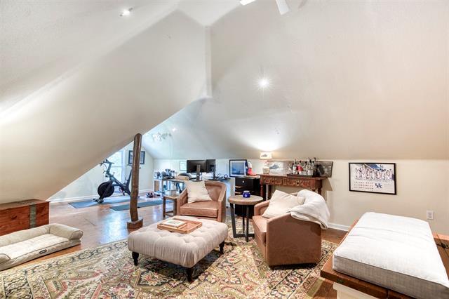 Building Photo - 5425 Victor St