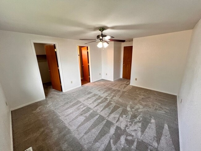 Building Photo - 3Bed 2Bath Single Level Avail. April 7th Move-In