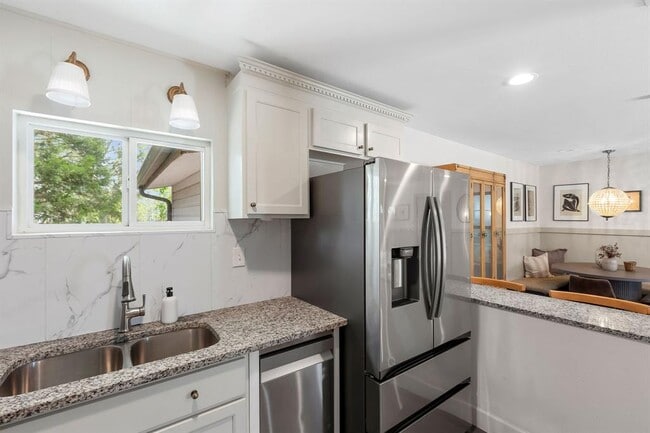 Building Photo - 5410 Overbrook Dr