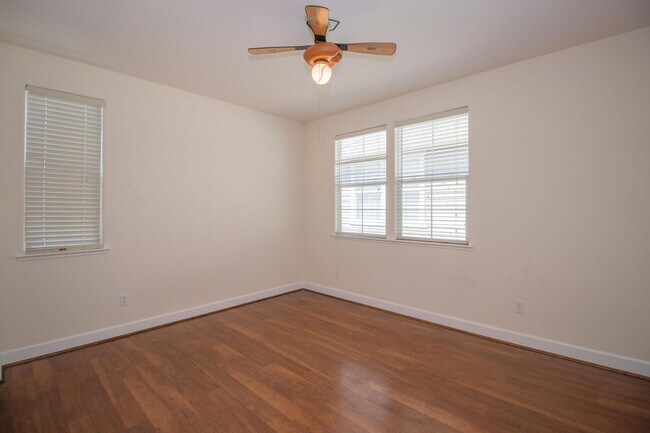 Building Photo - 4 Bedroom 3 Bathroom House | AMSI | Alexandr Metlinski