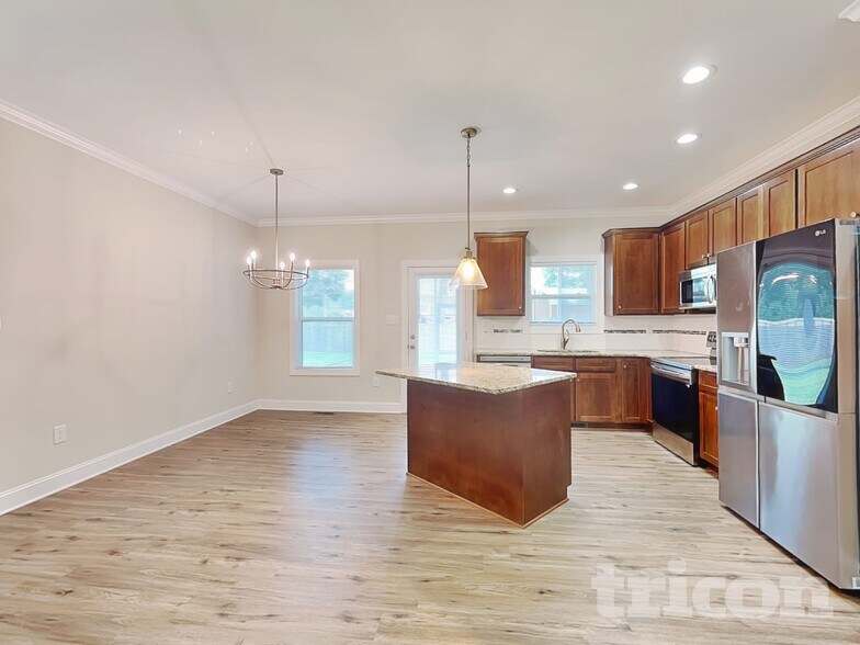 Building Photo - 210 Wildwood Loop