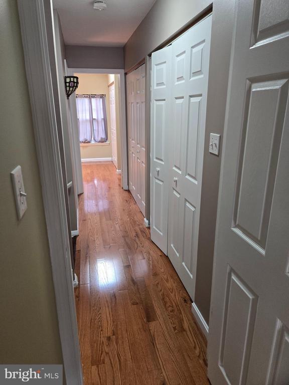 Building Photo - 33 S Ann St