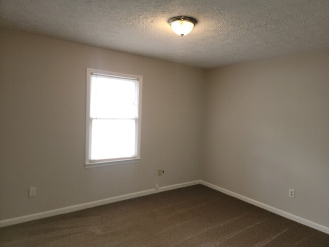 Building Photo - Henry County:  3 bedrooms, 1 Bonus, and 2 baths