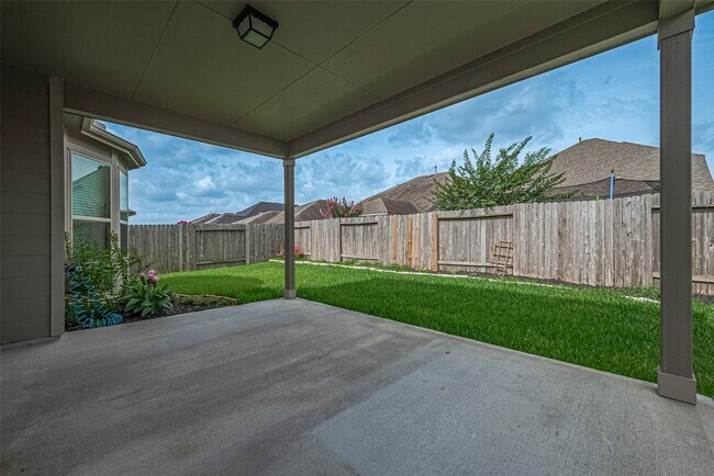 Building Photo - 5327 Silver Ledge Dr