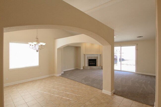 Building Photo - Spacious Home Near Mountain View School with a 3 Car Garage