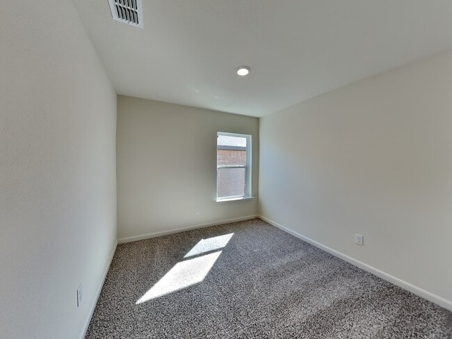 Building Photo - Chisholm Springs awaits you!