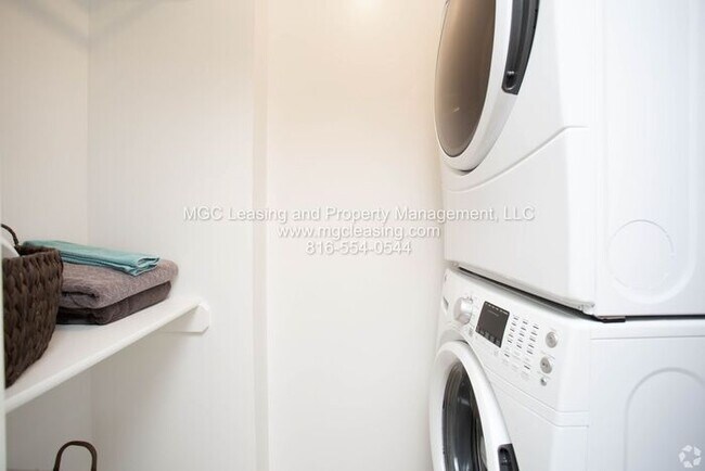 Building Photo - Serrano Townhomes - Fall in Love With Savings: $100 off per month for the first 12 months, ask us...