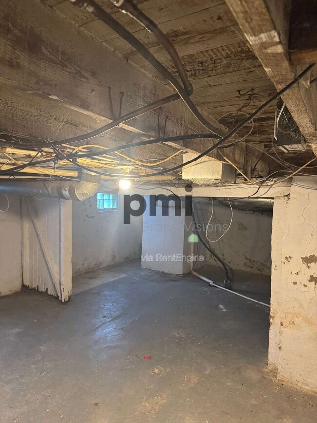 Building Photo - 1704 N Gulick Ave