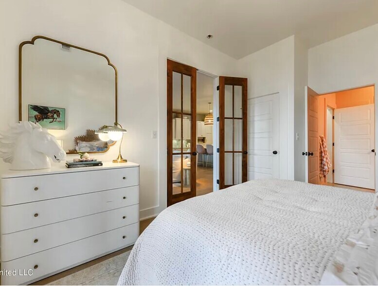 Building Photo - 218 Front St