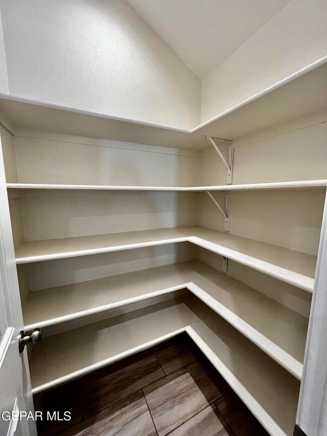 Building Photo - 1020 Indigo Sky St