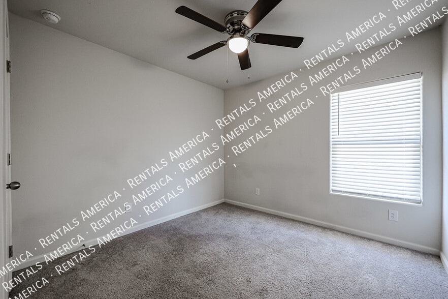 Building Photo - 123 E Bobcat Pl