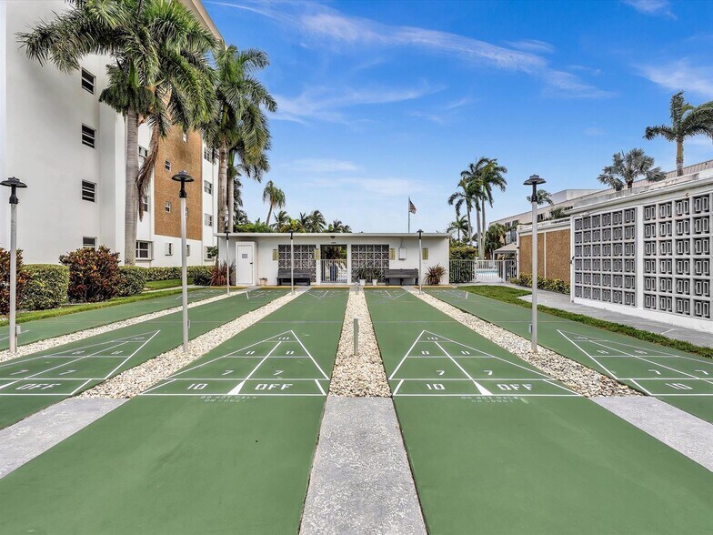 Building Photo - 3020 NE 16th Ave