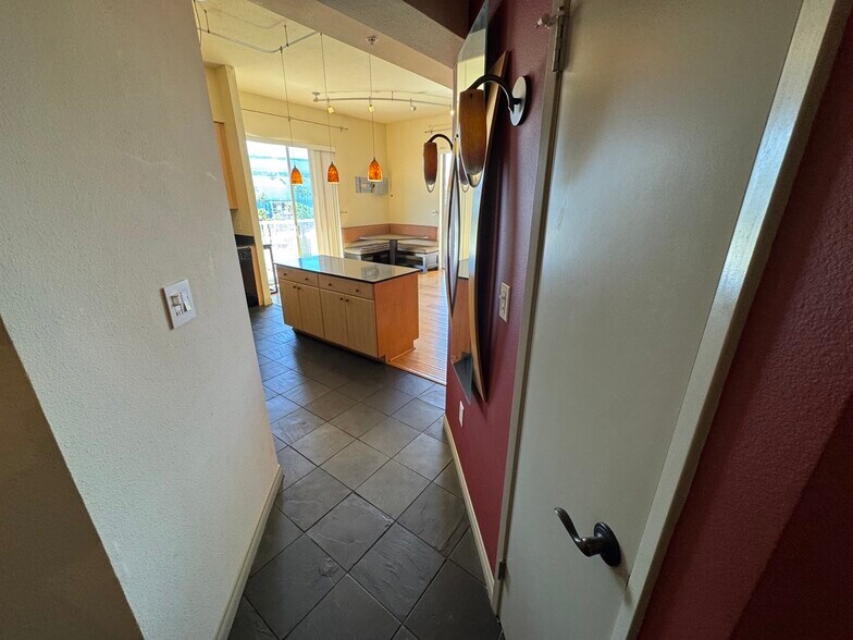 Building Photo - 488 E Ocean Blvd