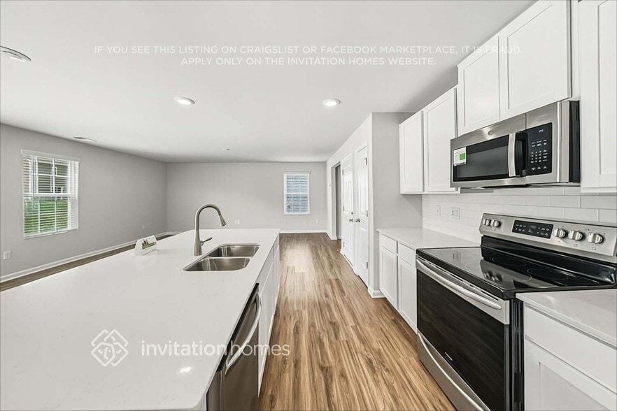 Building Photo - 1125 Woodhouse Dr