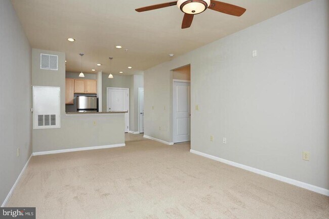 Building Photo - 2655 Prosperity Ave