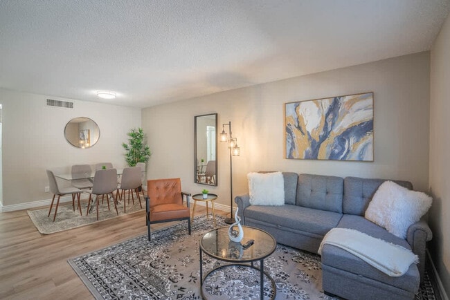 Building Photo - 8570 E McDowell Rd