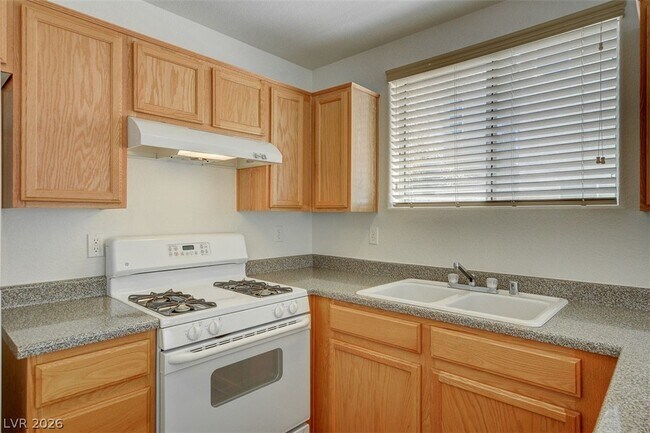 Building Photo - 5003 Groveland Ave