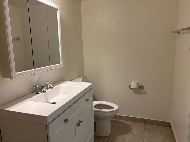 Building Photo - Northeast Condo